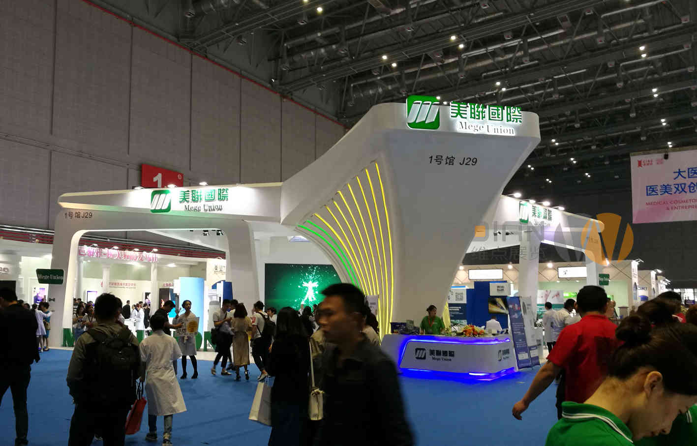 深圳展會(huì)設(shè)計(jì)公司廣州美博會(huì)-美聯(lián)(國際)集團(tuán)展臺(tái)設(shè)計(jì)搭建